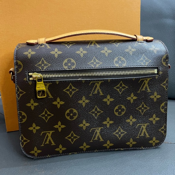 ‼️sold‼️Louis Vuitton Pochette Metis - Picture 4 of 16